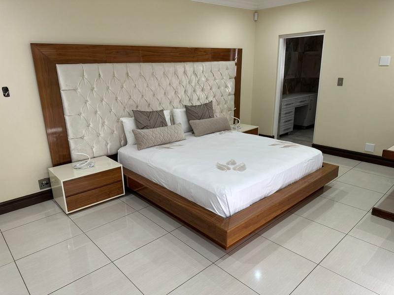 5 Bedroom Property for Sale in Golf View North West